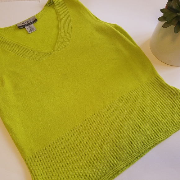 Nine & Co. Tops Nine Company Chartreuse Green Vneck Tank Top Sz S